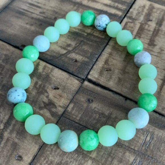Green Turquoise & Jade Chakra Bead Bracelet - Picture 3 of 10